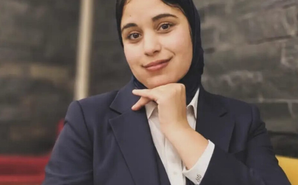 الجسد كمسرح للزمن في قصيدة “وصايا جدّة لحفيدتها البضّة”