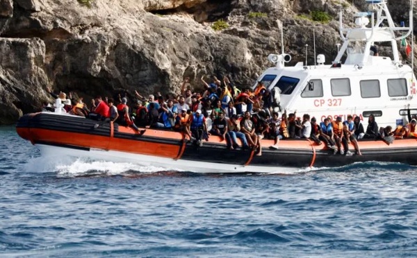 إيطاليا تفكك شبكة دولية لتهريب المهاجرين بين الجزائر وسردينيا وفرنسا