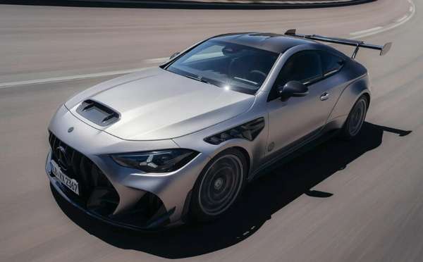 مرسيدس AMG CLE 646 في مواجهة فورد موستانغ GTD.. عندما تتحول السيارات إلى أسلحة للحلبة