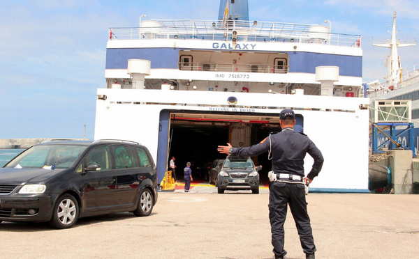 تحقيق أمني بطنجة يكشف شبهات تورط شرطي في محاولة تهريب 13 كيلوغراما من الشيرا نحو أوروبا