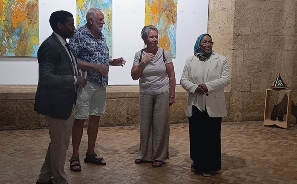 «حين يتكلم الحرف».. أمينة شيشى تمنح الحرف العربي حياة جديدة في الرباط
