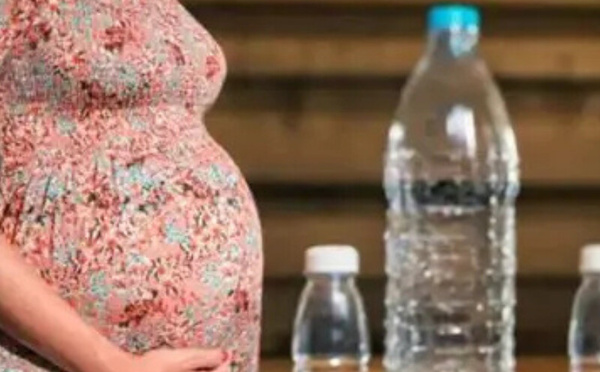 ملوثات البلاستيك أثناء الحمل.. دراسة ترصد ارتباطًا بانخفاض درجات الذكاء لدى الأطفال
