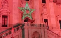 ألوان العلم المغربي تُضيء واجهات ساحة روما تضامناً مع ضحايا الزلزال