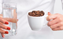 الماء بعد القهوة: ماذا يحدث عندما تجتمع القهوة بالماء؟
