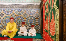 احتفالا بحفل ختان الأميرين : الأمير مولاي رشيد يزور ضريح المولى إدريس الأزهر