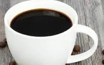 دراسة جديدة تكشف تأثير شرب القهوة بعد الظهر على جودة النوم ووظائف الدماغ