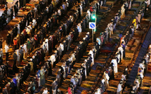 شباب المغرب يحافظون على الهوية الدينية رغم تراجع الممارسة