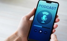 Chrome كيحوّل المقالات لميني-بودكاست: “Audio Overviews” توصلات لأندرويد