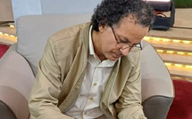 الكاتب المغربي بوشعيب الساوري يوقّع بالدوحة كتابه «تخييل الهوية في الرواية العربية» الفائز بجائزة كتارا