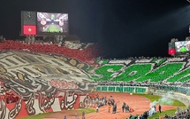 مدرجات تسرق الأضواء.. وشاشة لا ترى الجمال