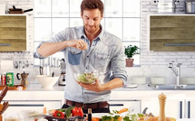 العزوبية والصحة النفسية : كيف يعيش الرجل العازب حياة متوازنة؟