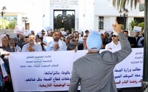 وقفة إنذارية أمام وزارة الصحة تندد بـ"القوانين المجحفة" وتطالب بالإصلاح