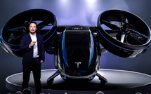 ​إيلون ماسك واعد بالسيارة الطائرة قبل نهاية 2025