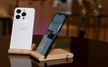 ​ثلاثة هواتف ذكية تكشف عن لغة سرية للذكاء الاصطناعي