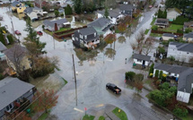 فيضانات ورياح عاتية تضرب ولاية واشنطن وأوريغون وتتسبب بانقطاع الكهرباء