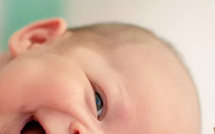 كيف تساعد طفلك على النوم: نصائح وتقنيات فعّالة من الولادة حتى مرحلة الطفولة المبكرة