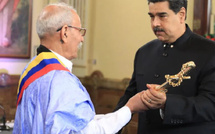 الديمقراطية وثرثرة التفاهة في زمن التواصل الاجتماعي