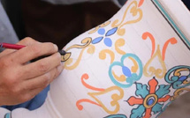 السفير المغربي في الصين يسلط الضوء على غنى وتنوع الخزف المغربي ويؤكد على تعزيز التعاون الثقافي مع جينغدتشن