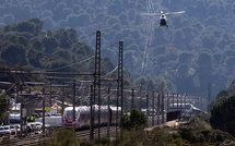 التحقيقات تتواصل بعد تصادم قطارين في إسبانيا وسط جهود إنقاذ مكثفة