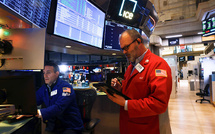 تراجع الأسواق المالية الأمريكية وسط تصاعد الضغوط التجارية