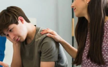 الدراسات تكشف أفضل عمر لإعطاء الطفل هاتفًا ذكيًا لتفادي المخاطر الصحية