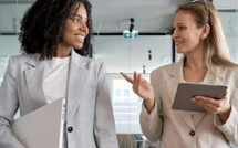 ​المحادثات الصغيرة: لمسة بسيطة لصحة نفسية أفضل