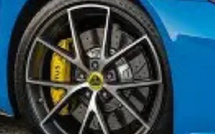 لوتس إميرا: تصميم رياضي وأداء استثنائي