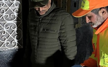 السلطات المحلية بالقصر الكبير توزع مساعدات غذائية على المواطنين العائدين بعد تحسن الأحوال الجوية