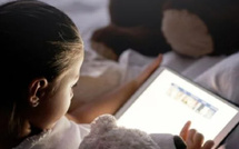 “الكل يقع في الخطأ”: ثلاث طرق لتقليل وقت أطفالك أمام الشاشات حسب خبيرة