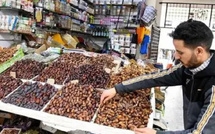 قبيل رمضان… ارتفاع أسعار التمور بسوق “درب ميلان” يثقل كاهل البيضاويين