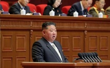 كيم يونغ أون يحتفظ بزعامة الحزب وسط دعم شعبي وجماهيري