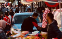  فوضى الأسواق العشوائية تربك السير في الدار البيضاء