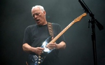 قيثارة ديفيد غيلمور تحقق رقماً قياسياً في مزاد عالمي