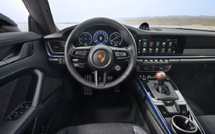 بورش تعيد إحياء القير اليدوي بنظام يجمع بين المتعة والراحة الحديثة