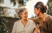 عيد الأم في المغرب: هدايا قد تجرح وعادات يومية تصنع سعادة حقيقية للأمهات