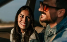 الجاذبية البدنية تتفوق على الذكاء والاستقرار في اختيار الشريك العاطفي