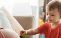 الحمل الثاني: كيف يعيد دماغ الأم برمجته لإدارة عدة أطفال