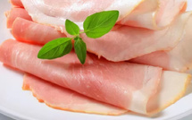 تحذير صحي: استدعاء شرائح لحم الخنزير الأبيض من متاجر Intermarché في فرنسا