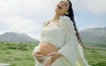 جدل واسع بعد حملة ترويجية مثيرة للفنانة ريم فكري على مواقع التواصل