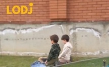 مشهد بريء يعكس جمال التربية على القيم الدينية