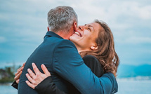 لماذا يعتبر العلماء العناق مفيداً للصحة النفسية؟