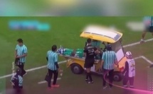 فـ لقطة غريبة دارت الروينة، تعرض اللاعب كايسيدو لاعب بورتوفيخو للدهس من طرف سيارة الإسعاف لي دخلات للمضمار باش تعالج لاعب من إصابة فـ الماتش!
