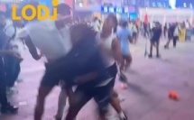  فيديو مرعب كيروج فـ السوشيال ميديا وحقق ملايين التفاعلات؛ كيوثق لحظات الهروب الجماعي فـ ساحة "تايمز سكوير" بنيويورك، بعدما تحولات احتفالات جماهير "نيويورك نيكس" بفوزهم التاريخي بلقب NBA لفوضى عارمة وإطلاق رصاص حقيقي 