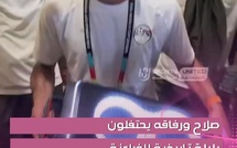 محمد صلاح واللاعبون احتفلوا داخل غرفة تبديل الملابس، ثم واصلوا الاحتفال في الفندق قبل الخروج لتحية الجماهير المصرية التي ساندتهم بقوة.