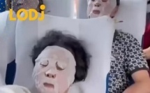 فيديو ساخر وموت ديال الضحك كيروج هاد الأيام فـ السوشيال ميديا؛ كيوثق لواحد الفكرة جهنمية وغير متوقعة طاحت فـ بال سائق حافلة باش يهني راسو من الصداع