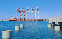 تركيب أول 3 رافعات عملاقة بميناء الناظور غرب المتوسط