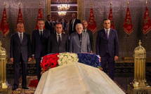 الوزير الأول الفرنسي يستهل زيارته للمغرب بزيارة ضريح محمد الخامس